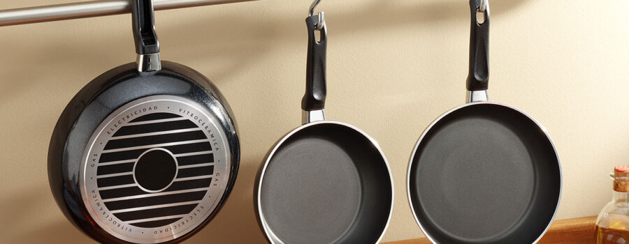A Simple Guide to Non-Toxic Cookware