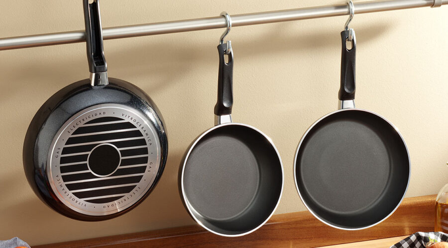 A Simple Guide to Non-Toxic Cookware