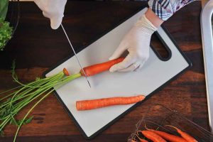 Why Plastic Cutting Boards Should Be Off the Menu in 2025